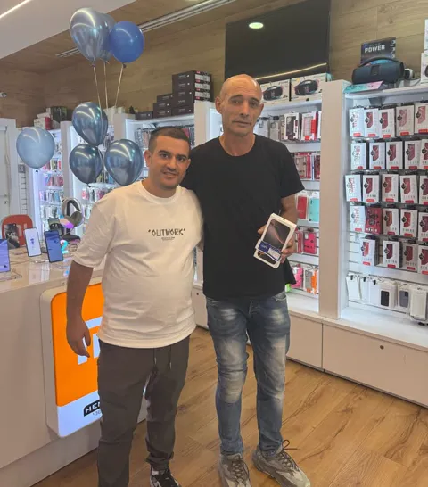 זוכה בהגרלה הראשונה